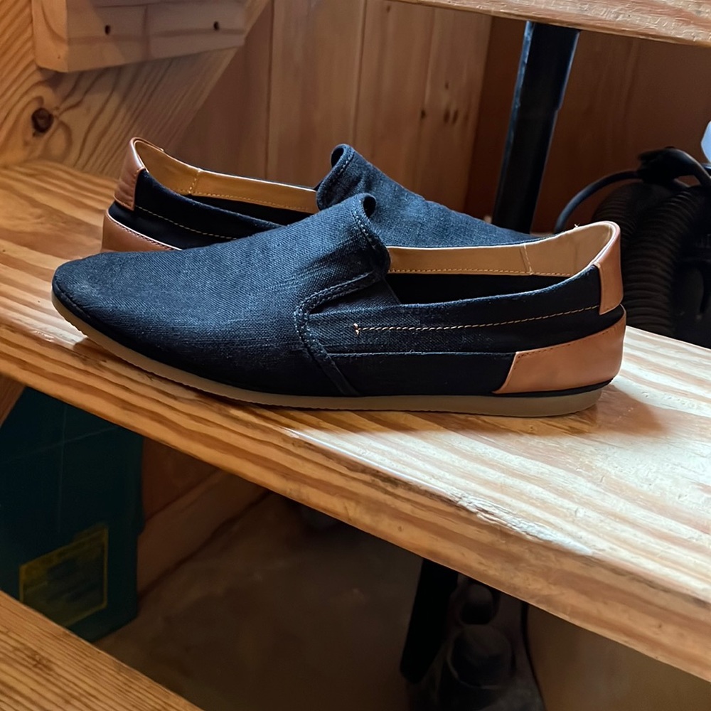 APT.9 Mens size 11 medium shoe / loafer